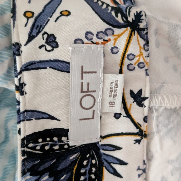 LOFT Blue and Cream Floral Fabric - Picture 3 of 3